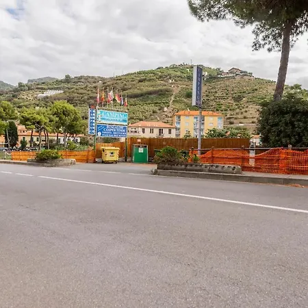 Incantevole Indipendente A Due Passi Mare Latte