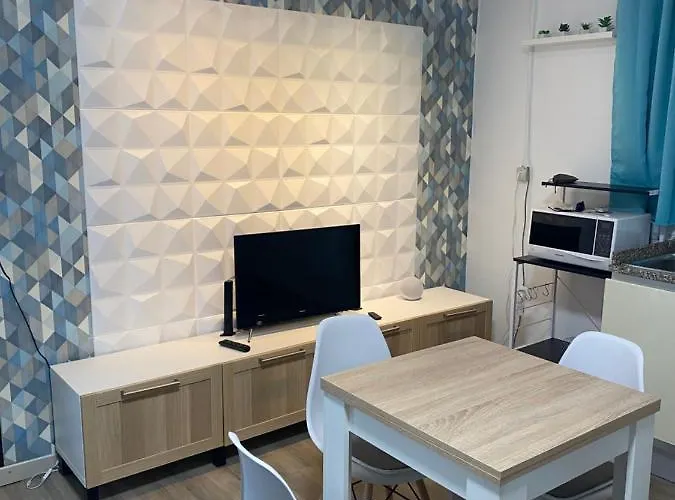 Incantevole Indipendente A Due Passi Mare Ferienhaus Latte